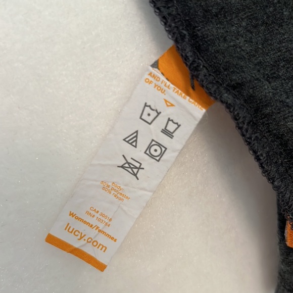 "Flying by the seat of my leggings" grey t-shirt - Picture 4 of 5